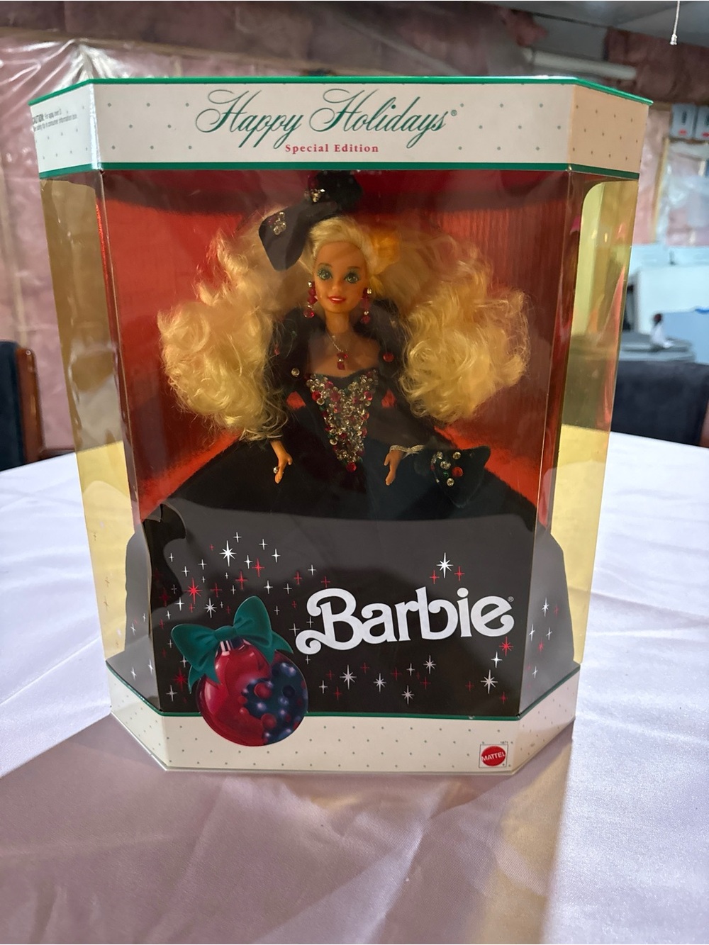 Barbie Happy Holidays Special Edition - Black and Gold Holiday Gown